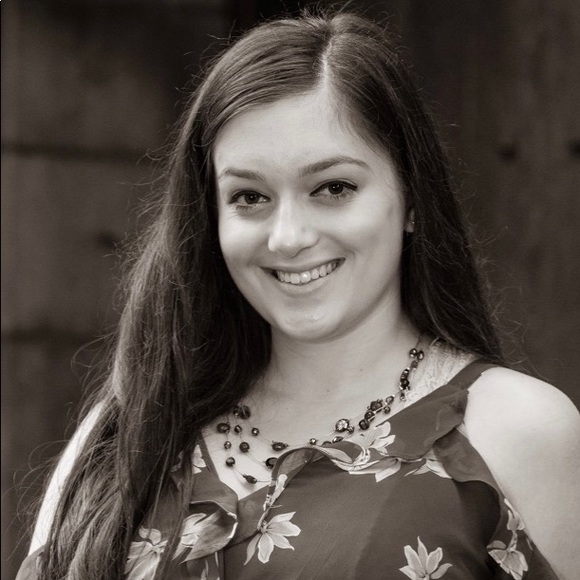 Meet your Posher, Lauren - Picture 1 of 1